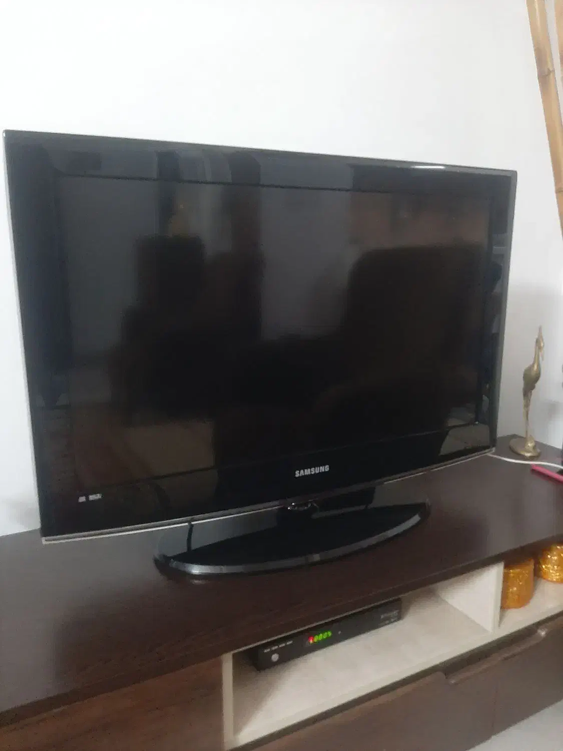 ال‌سی‌دی ۳۲ کاملن سالم بدون یراد|تلویزیون و پروژکتور|پیشوا, |دیوار