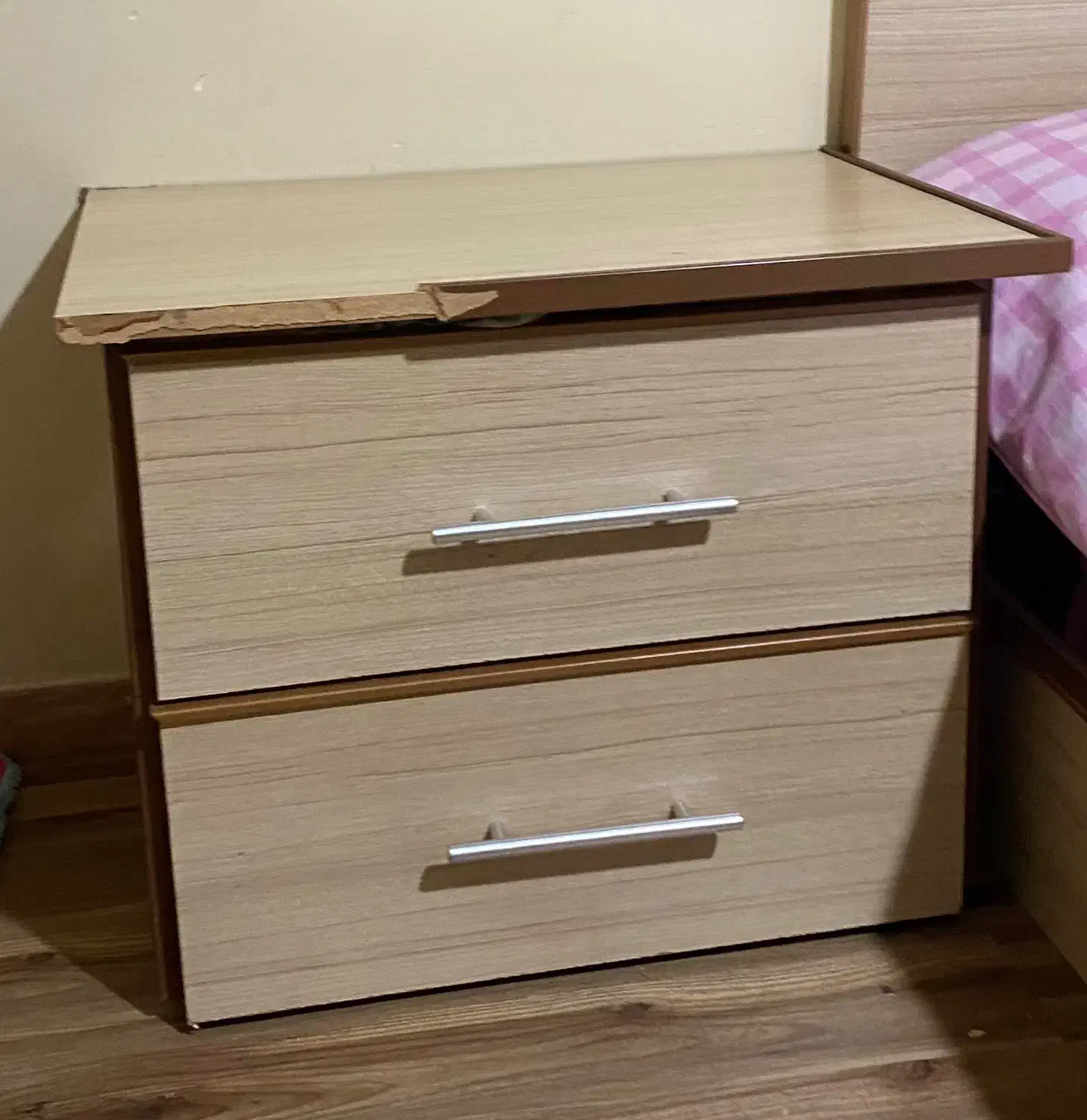 تخت|تخت و سرویس خواب|رشت, لاکانی|دیوار