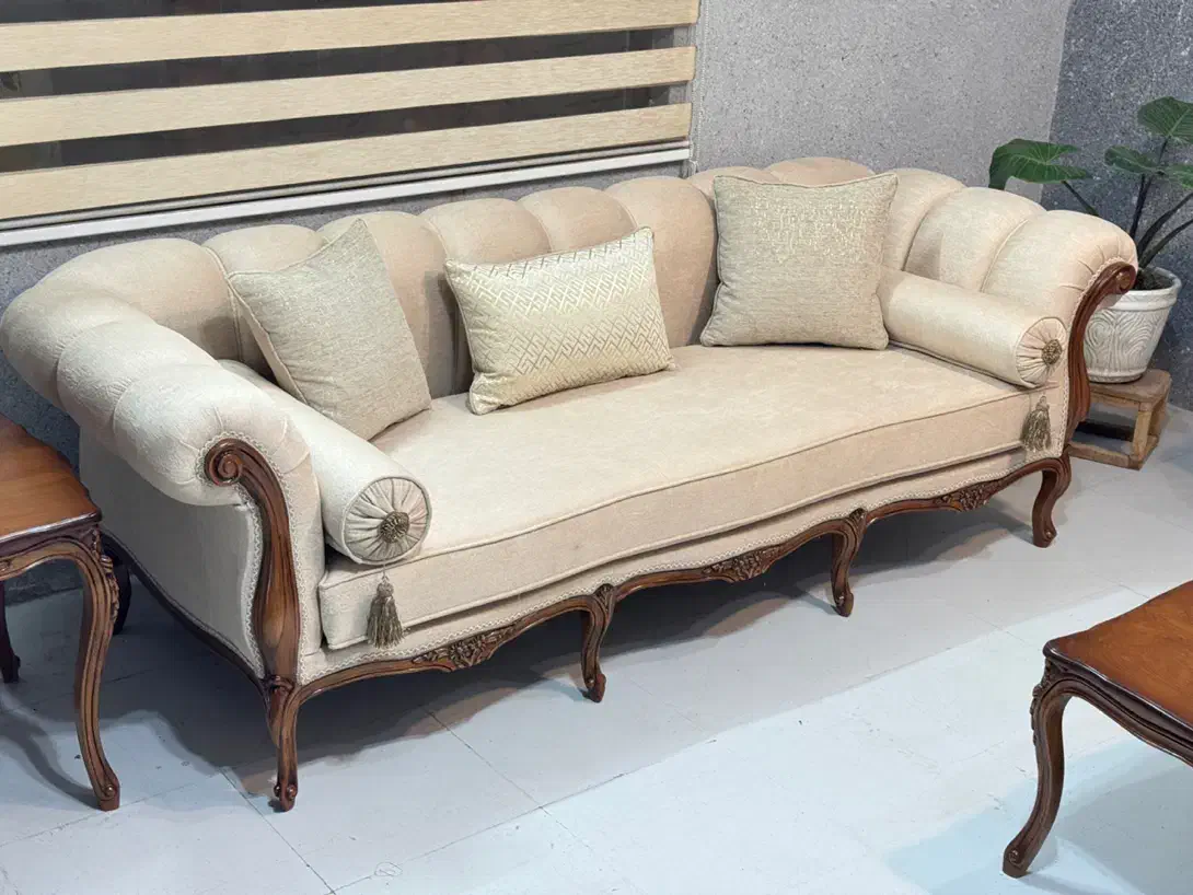 مبل/مبلکلاسیک/مبلچستر/مبلنئوکلاسیک/مبلفرانسوی|مبلمان خانگی و میز عسلی|پردیس, سیاه سنگ|دیوار