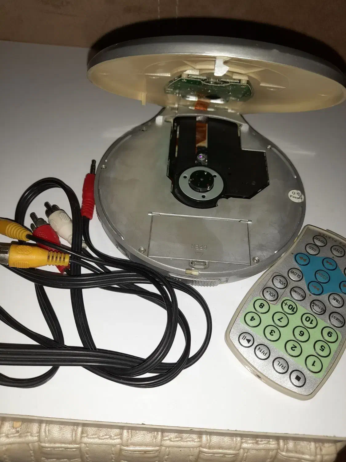 یک دستگاه وی سی دی پلیر فروشی|پخشکننده DVD و ویدیو|لنگرود, |دیوار