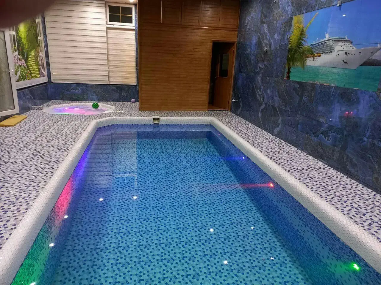 اجاره روزانه باغ ویلا استخر دار(استخر داخل مجموعه)|اجارهٔ کوتاهمدت ویلا و باغ|مشهد, میان ولایت|دیوار