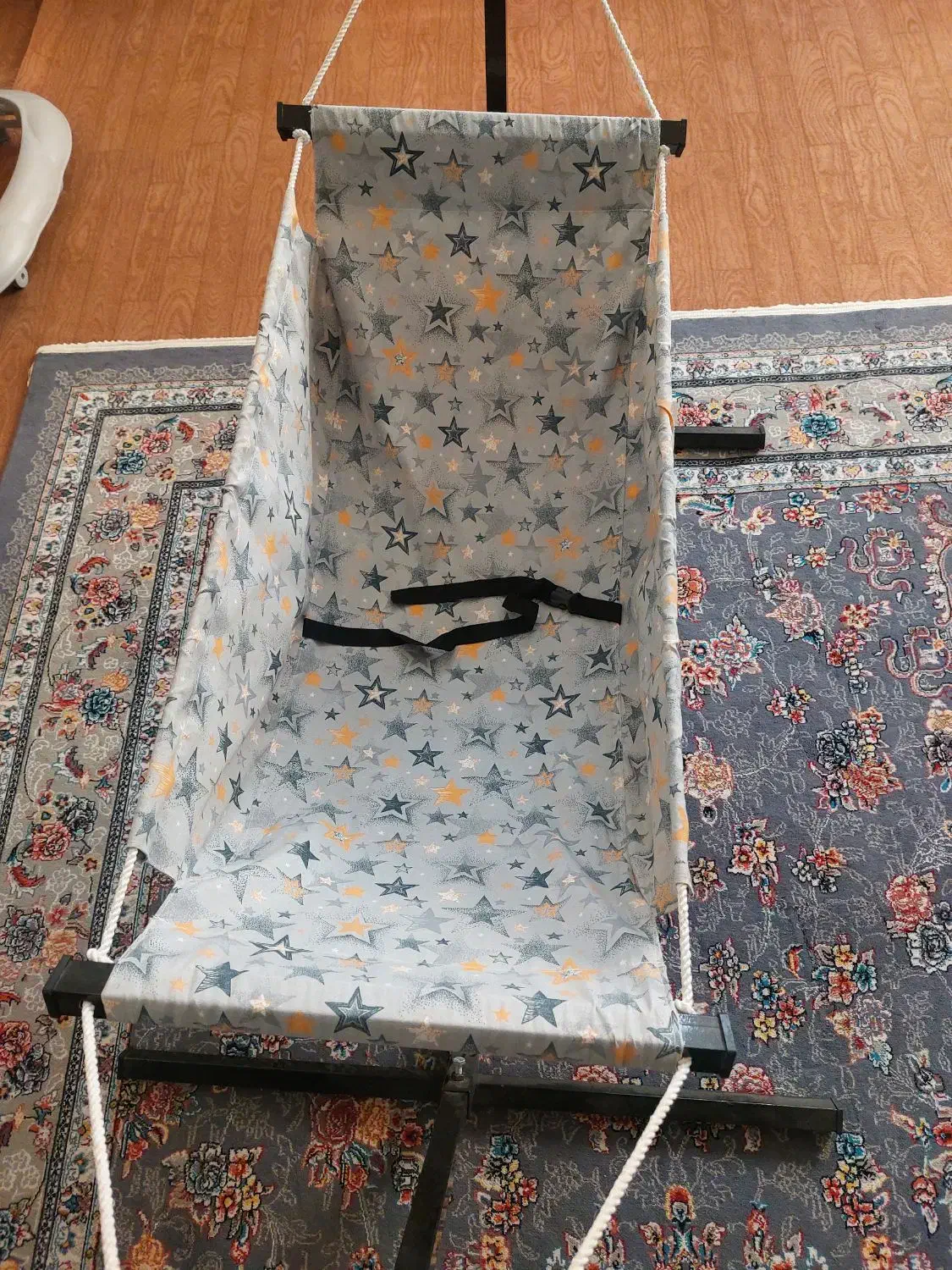 فروش گهواره نوزاد درحد نو|تخت و صندلی بچه|تبریز, |دیوار