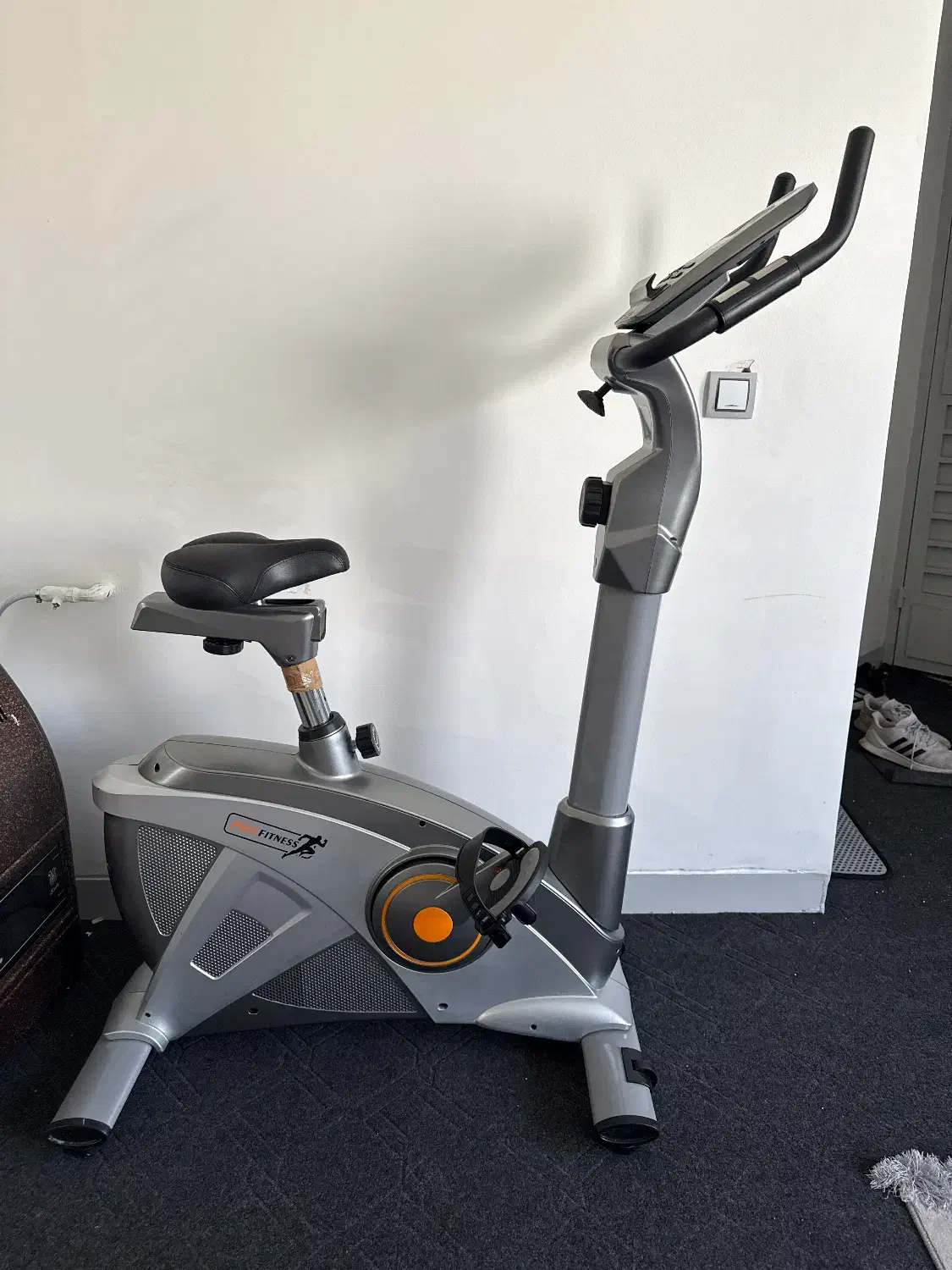 دوچرخه ثابت Profitness-upright-bike-8719-A|تجهیزات ورزشی|شیراز, شهرک مخابرات|دیوار