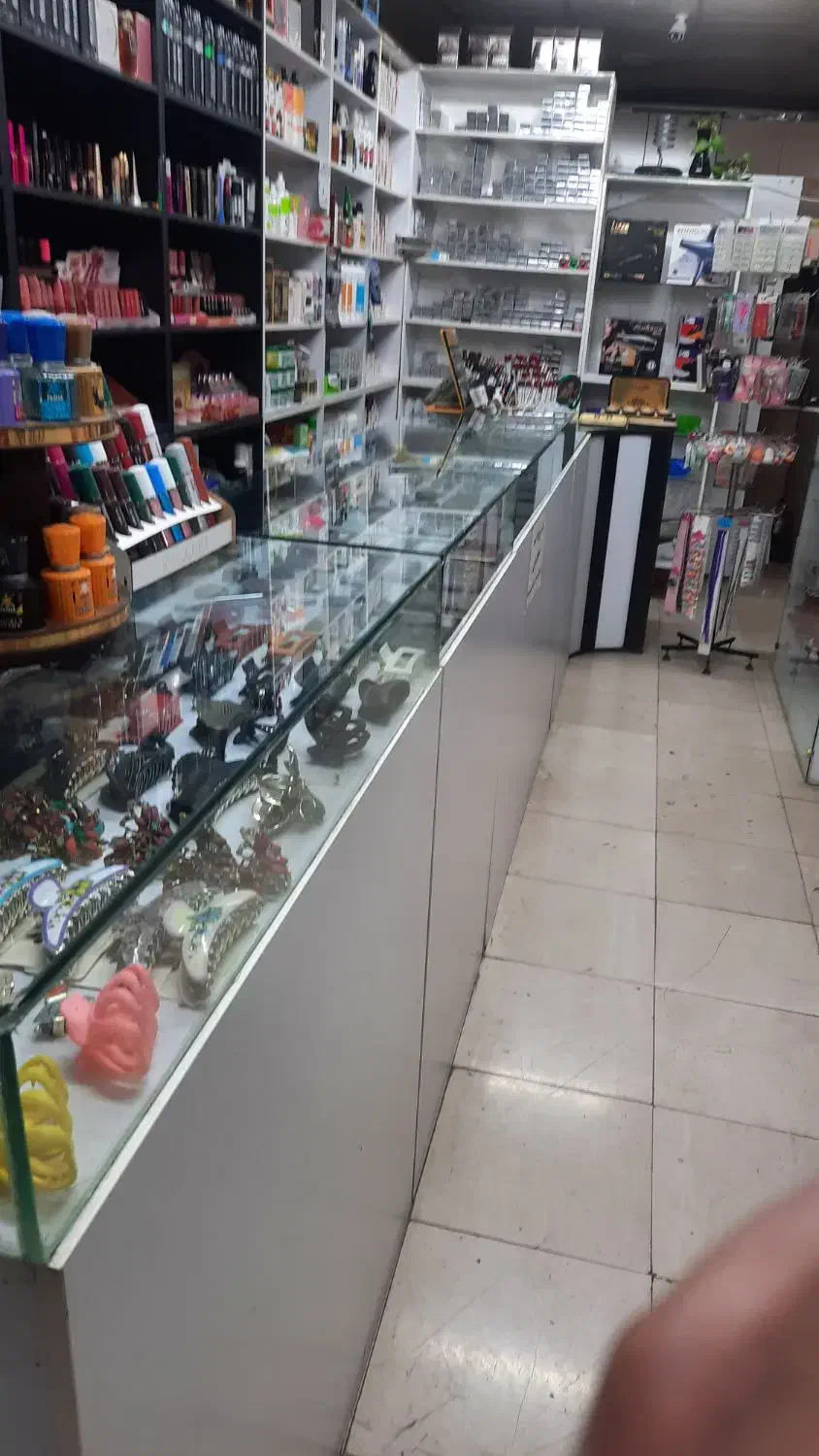 حراج کلی لوازم آرایشی|آرایشگاه و سالن‌های زیبایی|تهران, پرستار|دیوار