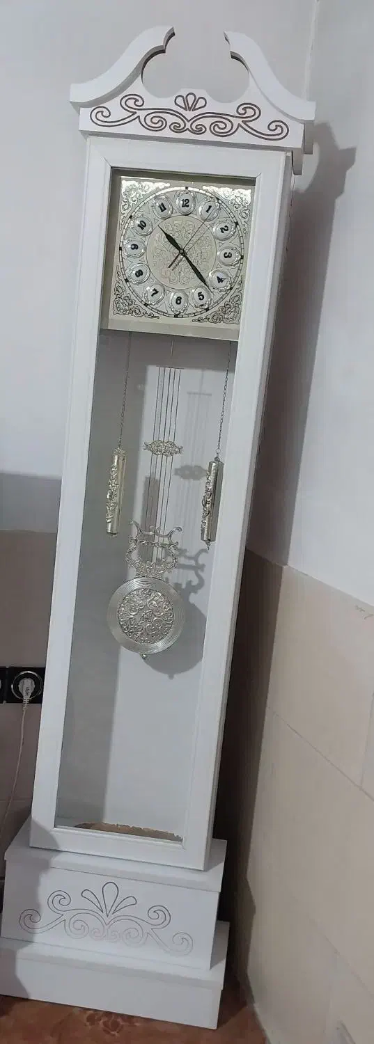 ساعت ایستاده|ساعت دیواری و تزئینی|قدس, شهر‌قدس|دیوار