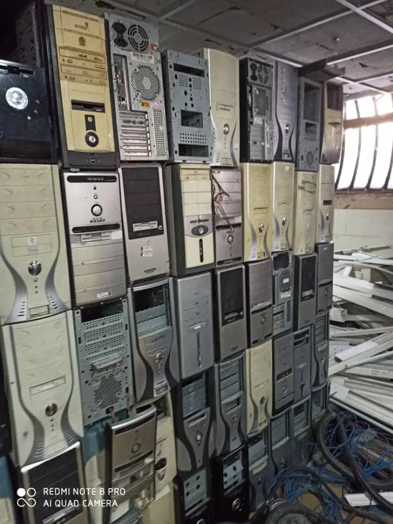 خرید و فروش کیس و مانیتور های قدیمی|رایانه رومیزی|شیراز, کوزه گری|دیوار