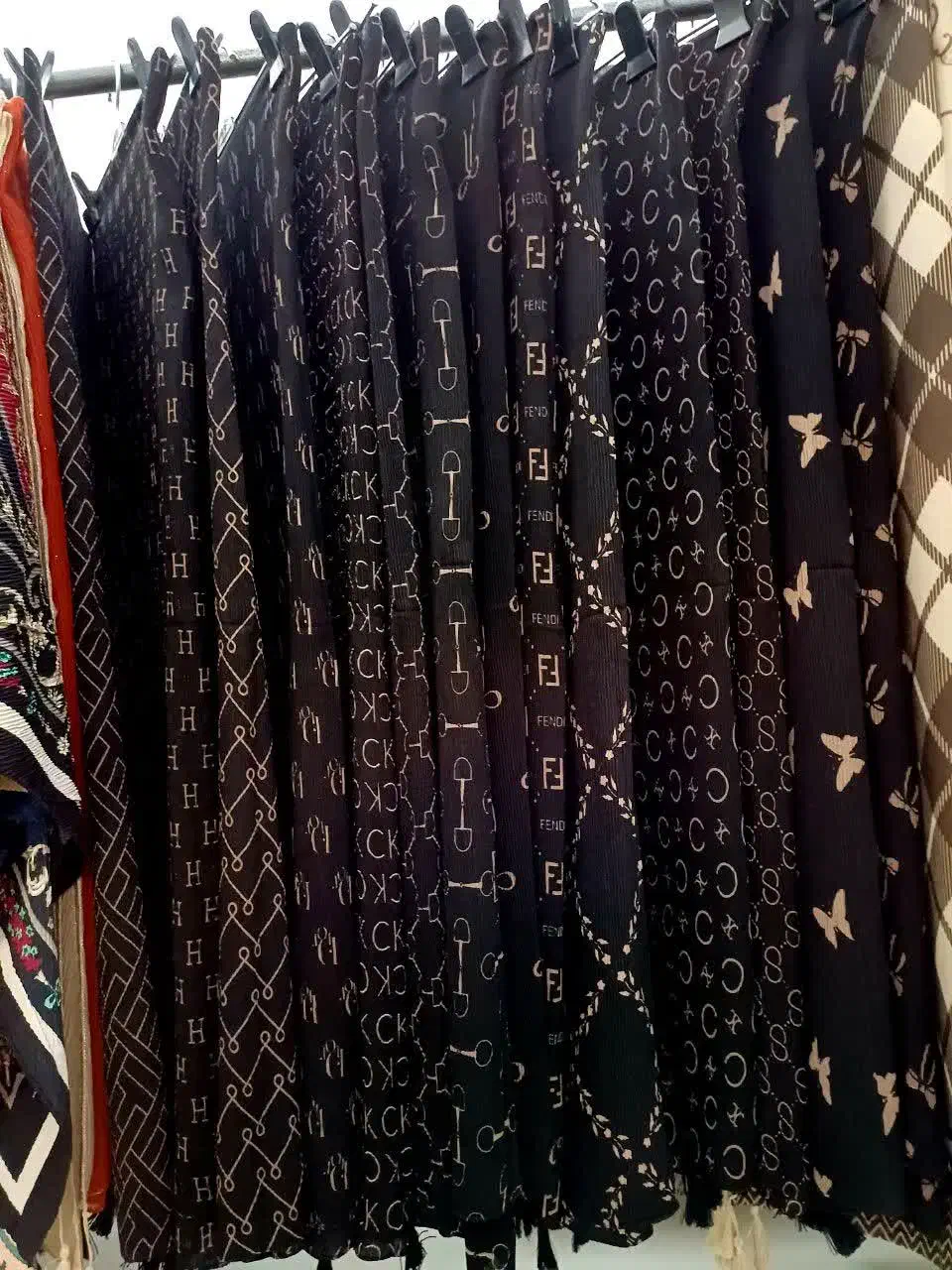 بلوز شلوار بافت|لباس|نیشابور, میدان حافظ|دیوار