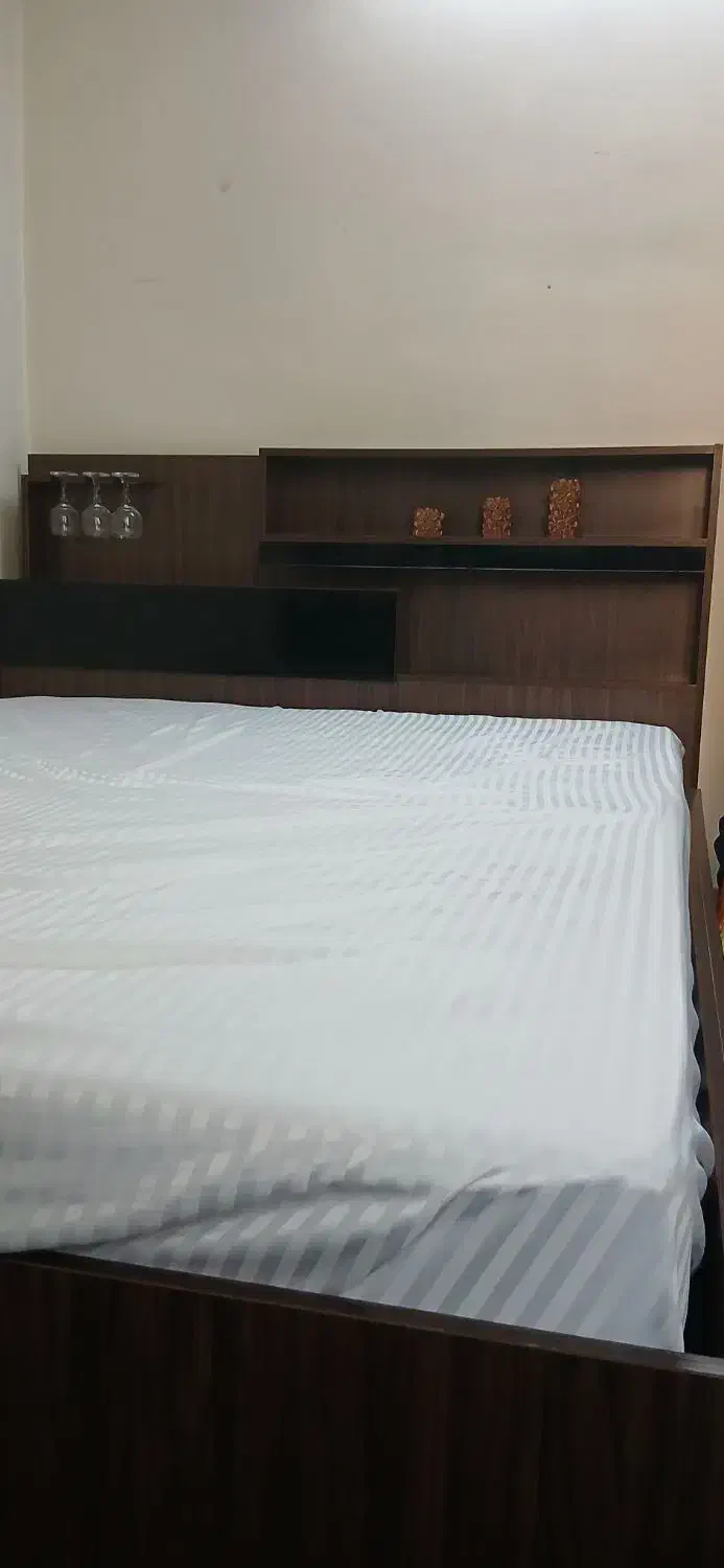 تخت و میز آرایش|تخت و سرویس خواب|تهران, دولاب|دیوار