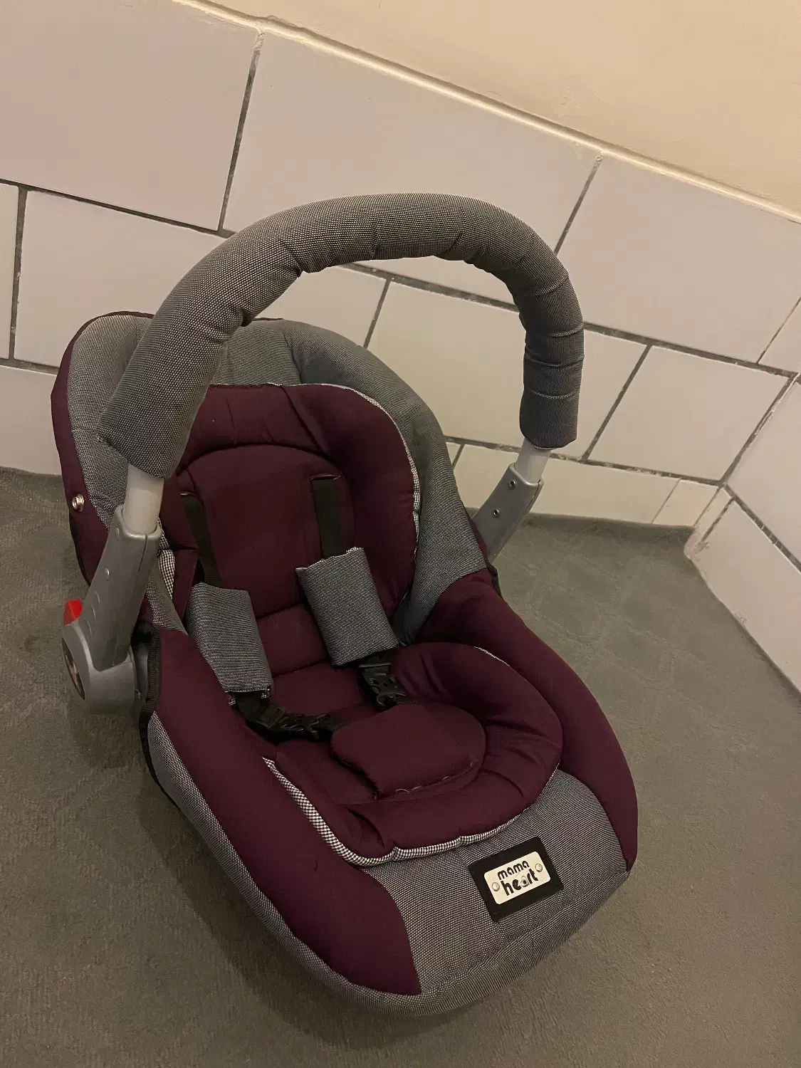 کریر کودک نونو و بدون استفاده زیر قیمت|تخت و صندلی بچه|بندر کنگان, |دیوار