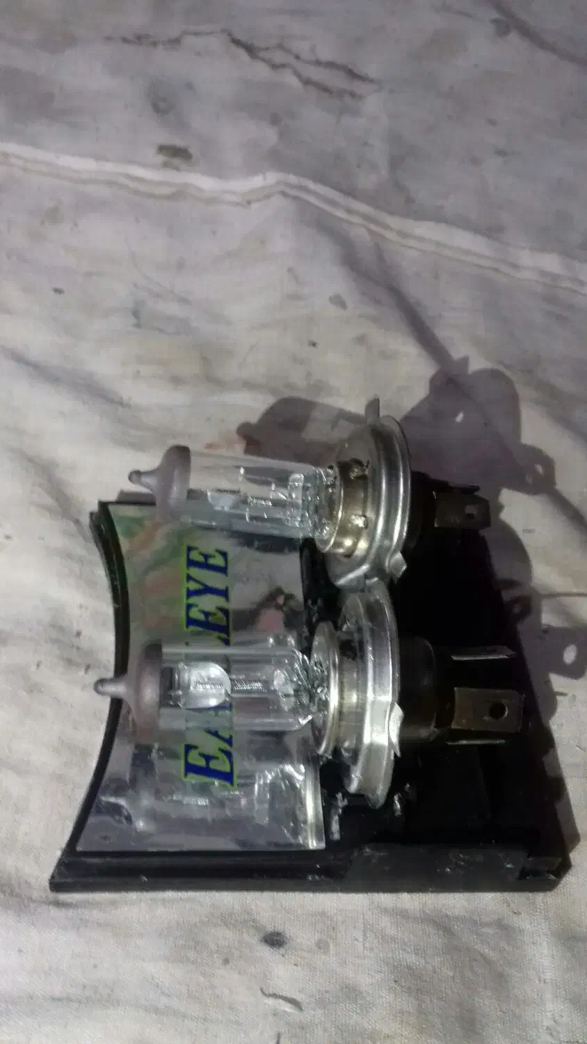 لامپ سه فیش|لامپ و چراغ|مشهد, فرهنگیان (شهرک غرب)|دیوار