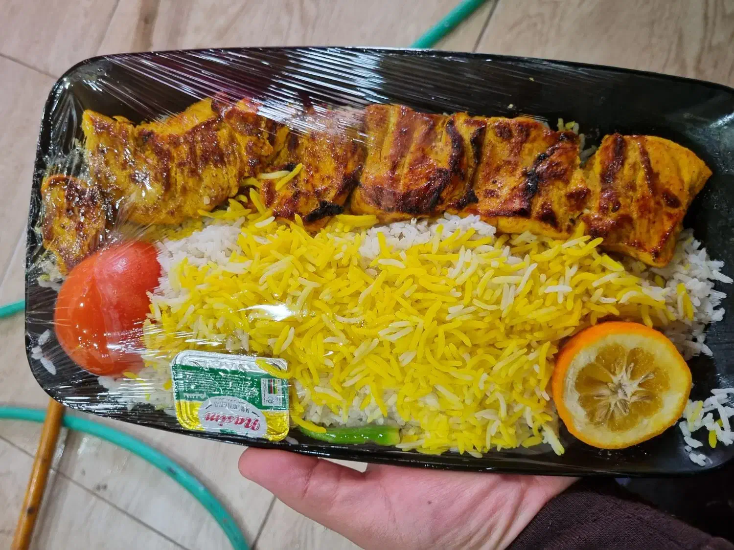 نیازمند آشپز خانم دربیرون برخانم بزرگ هستیم|استخدام خدمات فروشگاه و رستوران|بندر گناوه, |دیوار