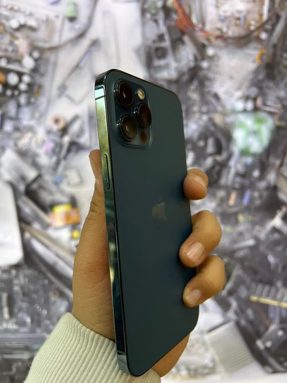 ایفون ۱۲پرومکس ابی ۱۲۸گیگ تمیز در|موبایل|اصفهان, مفتح|دیوار