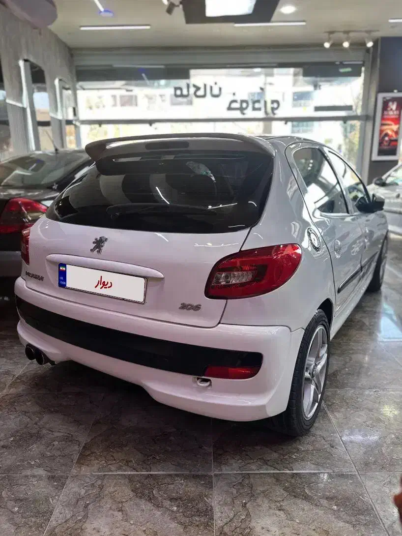 پژو ۲۰۶ تیپ ۲ مدل ۱۳۹۶ با لوازم|خودرو سواری و وانت|شاهین‌شهر, خانه کارگر|دیوار