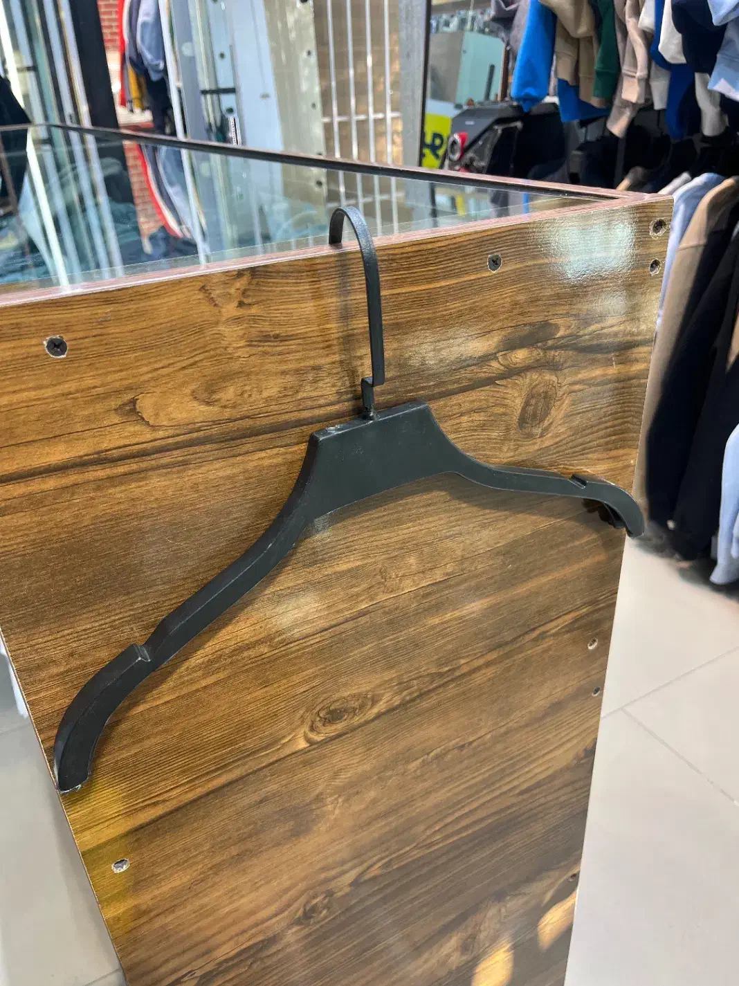 چوب لباسی|بندرخت و رختآویز|گنبد کاووس, |دیوار