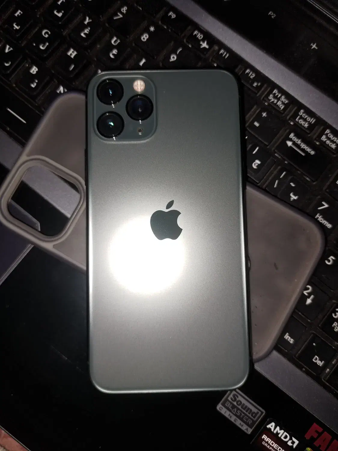 11 pro|موبایل|سیمین شهر, |دیوار