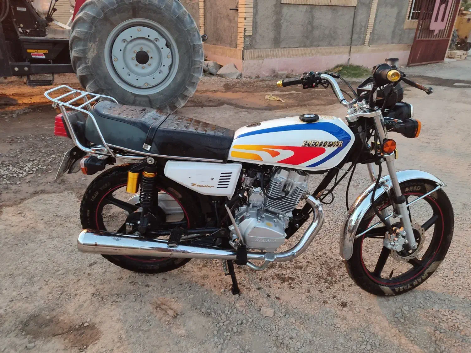 موتور هندا|موتورسیکلت|قائن, |دیوار