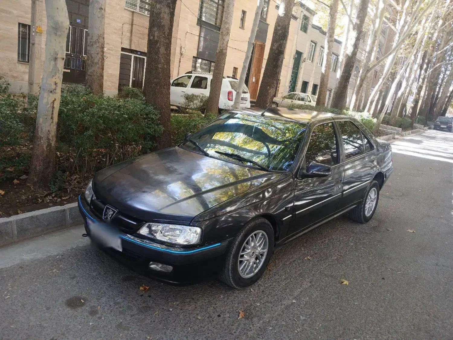 پژو پارس مشکی سیخ وسط معاوضه با پرایدوانت|خودرو سواری و وانت|همدان, |دیوار