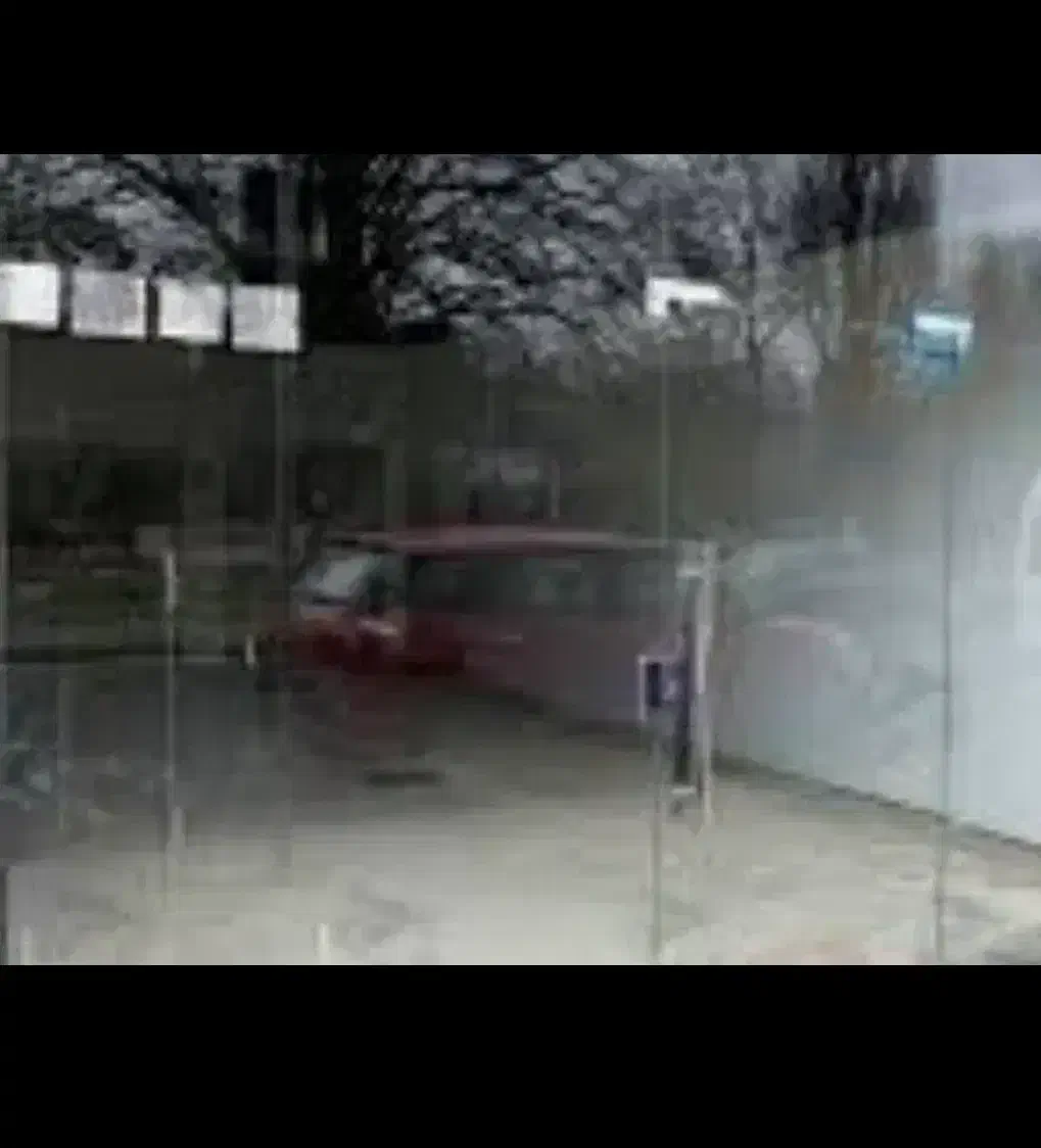 اجاره مغازه بر بلوار آزادگان دم پل۲۵متر|اجارهٔ مغازه و غرفه|آمل, |دیوار