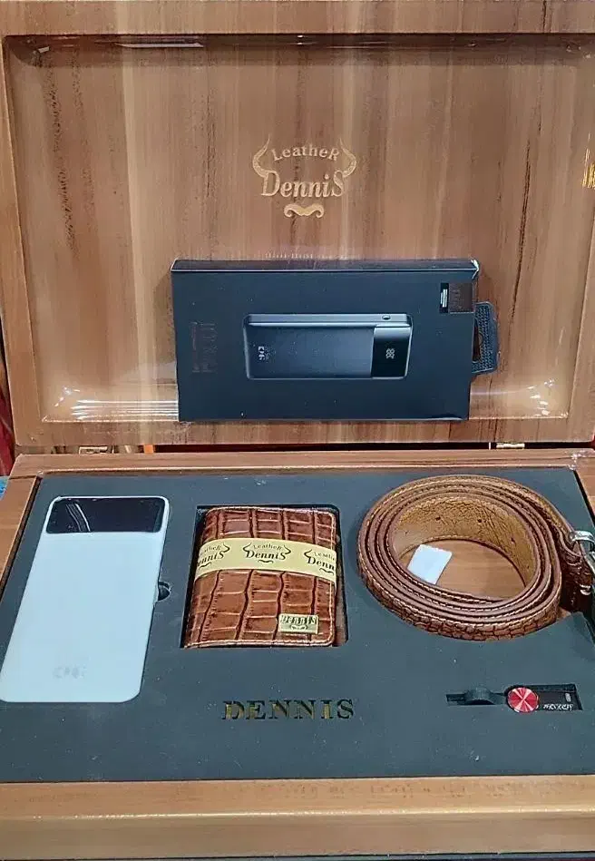 ست کیف پول چرم همراه با اشانتیون پاور بانک و فلش|کیف، کفش، کمربند|زنجان, |دیوار