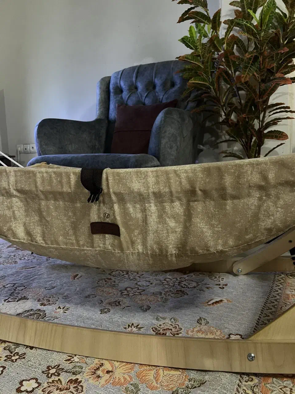 گهواره ننو|تخت و سرویس خواب|رشت, گیل|دیوار