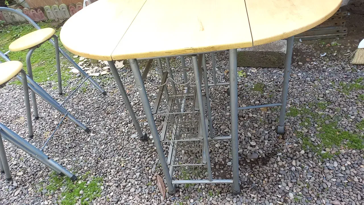 میز و صندلی تاشو و کم جا|میز و صندلی غذاخوری|رشت, حومه رشت|دیوار