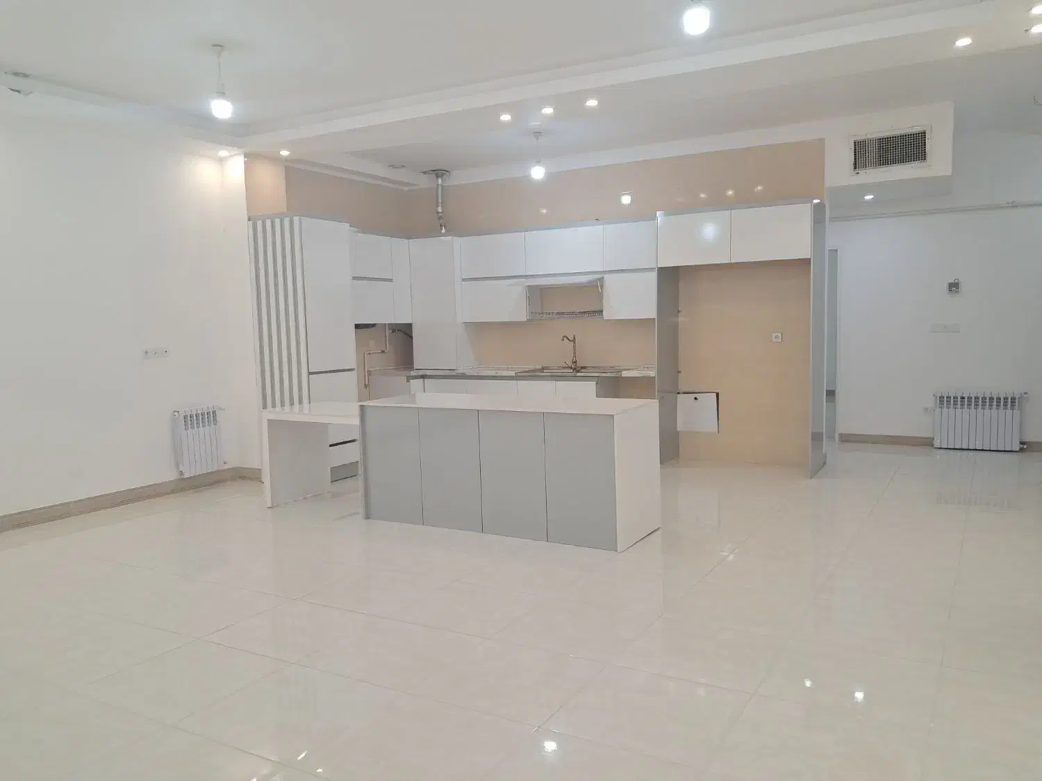 اجاره طبقه اول کلیدنخورده/مناسب عروس داماد/۳خواب|اجارهٔ آپارتمان|رفسنجان, |دیوار