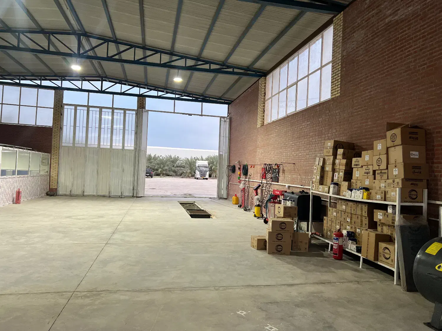 استخدام تعویض روغنی کار ماشین سنگین|استخدام صنعتی، فنی، مهندسی|بم, |دیوار