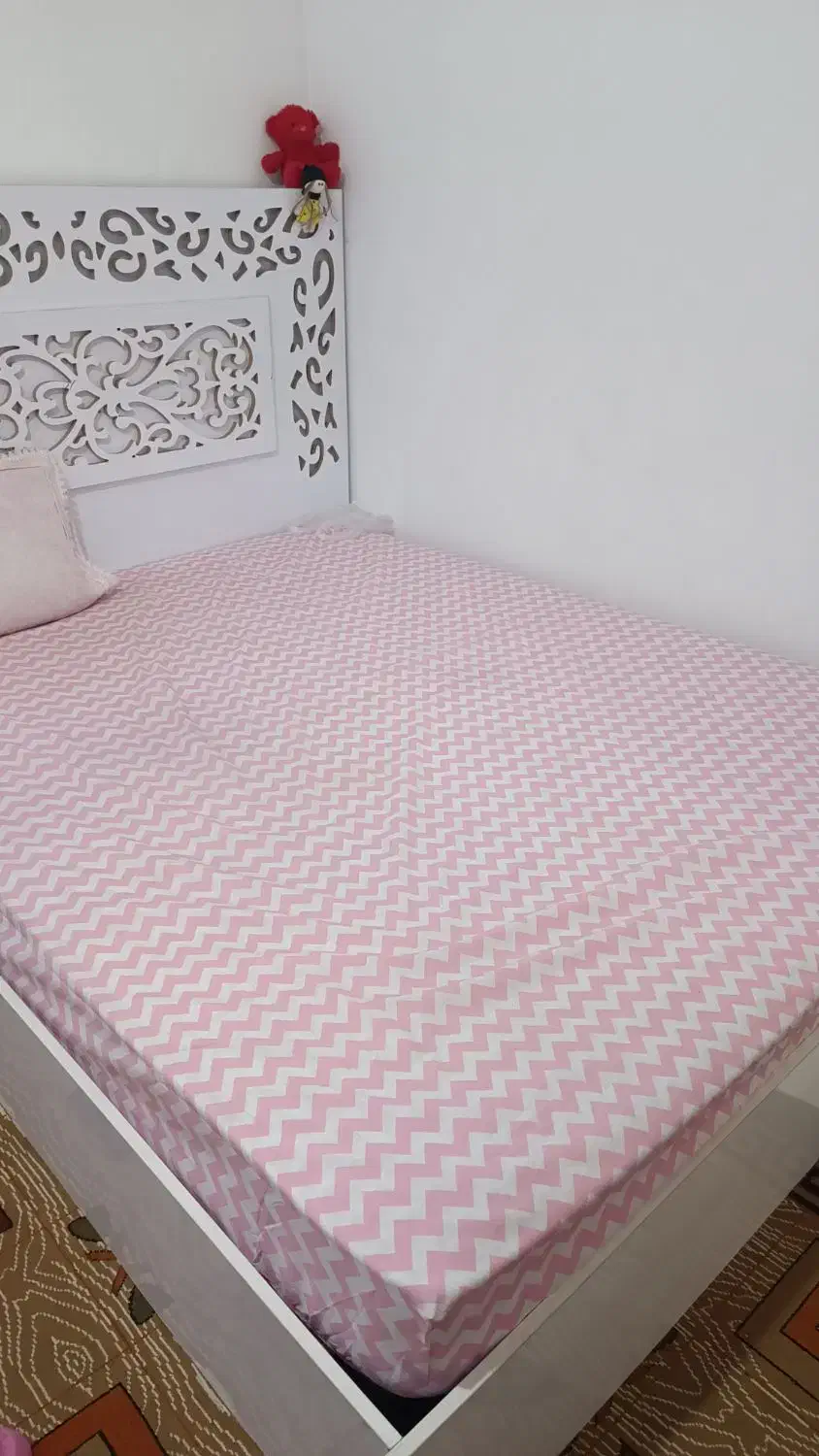 تخت|تشک تختخواب|فیروزآباد (فارس), |دیوار