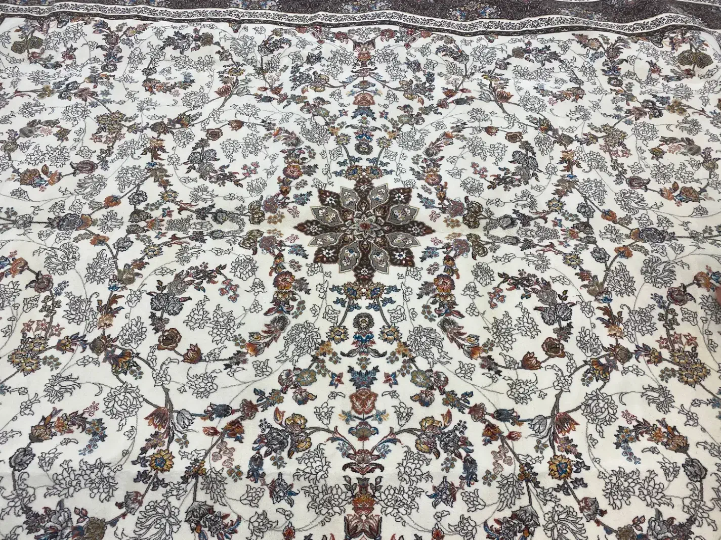 فروش دوعددفرش ۳*4 تراکم ۲۵۵۰ و۷۰۰شانه|فرش|بانه, |دیوار