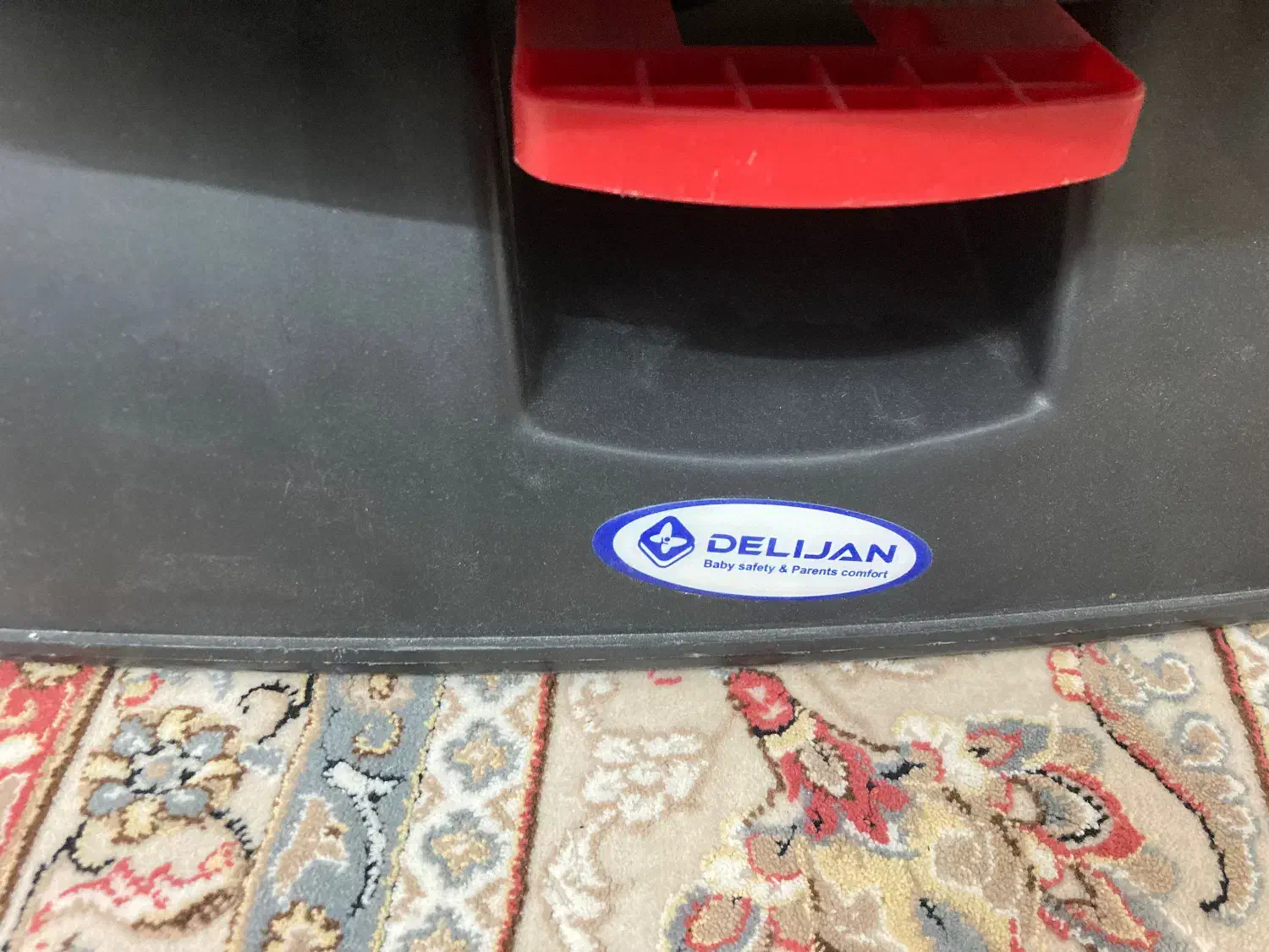 صندلی ماشین کودک|تخت و صندلی بچه|قم, زاویه|دیوار