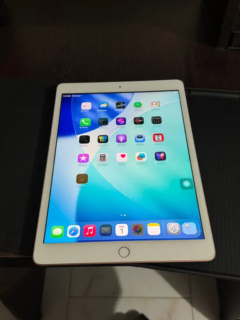 Ipad 8th generation|تبلت|تهران, ورزشگاه آزادی|دیوار