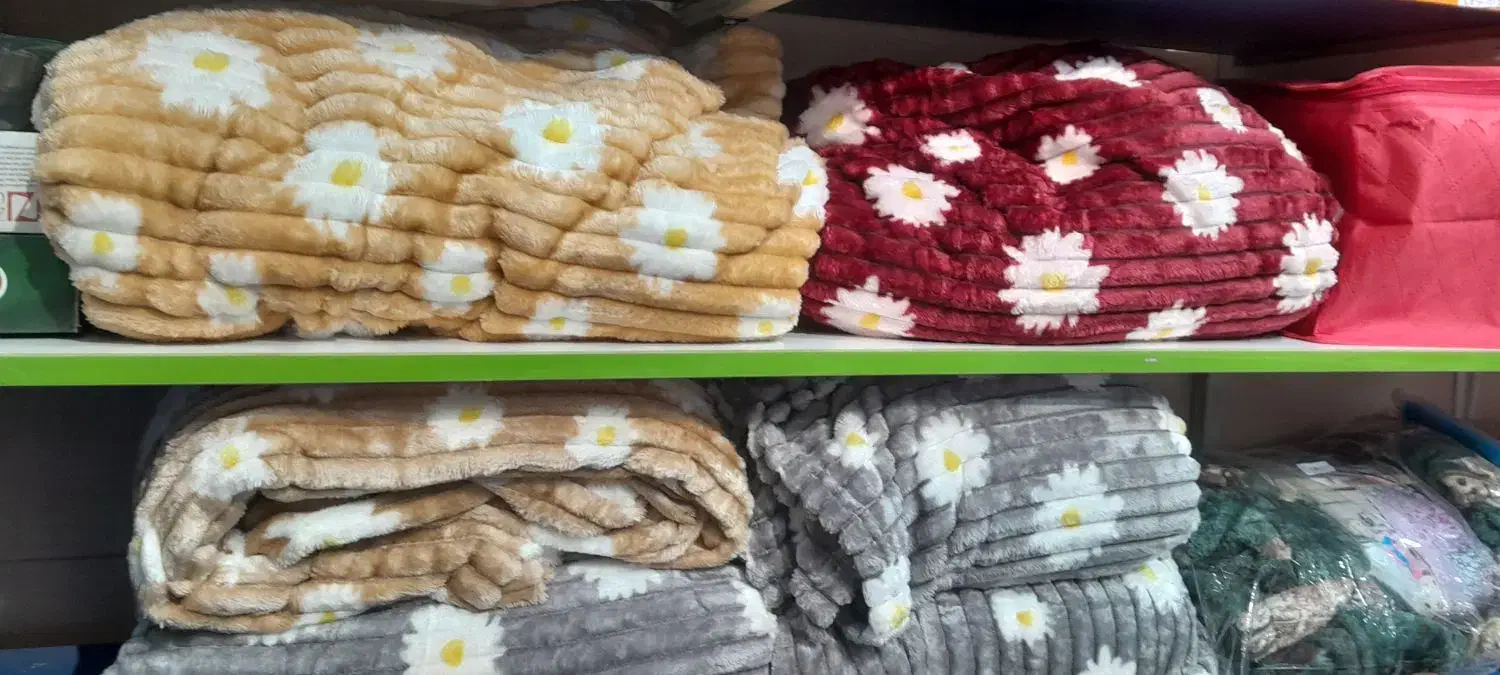 پتوهای مخملی|رختخواب، بالش، پتو|میانه, |دیوار