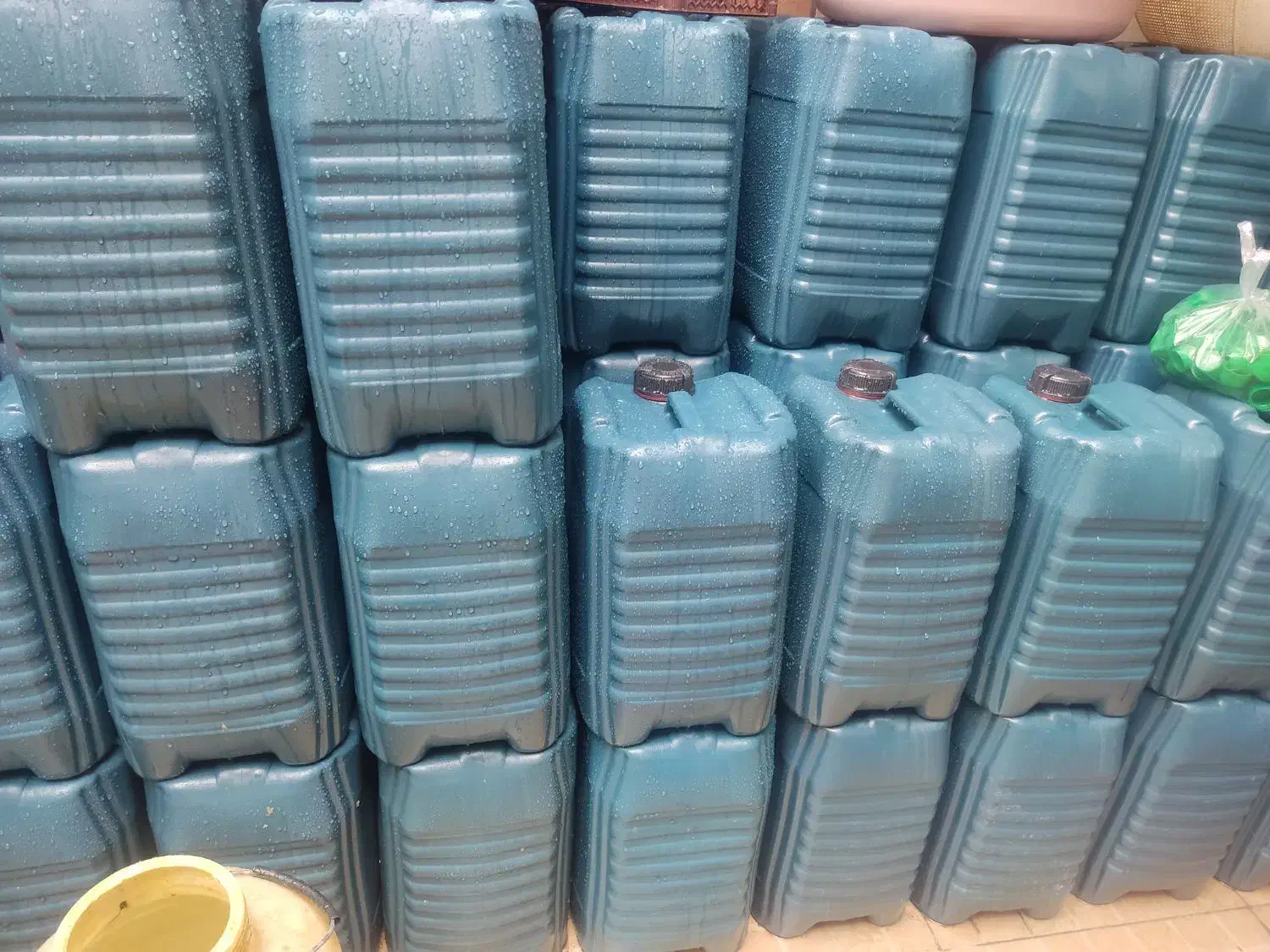 فروش گالن 20لیتری در حد نو|ظروف نگهدارنده، پلاستیکی، یک‌بارمصرف|کاشان, لتحر|دیوار