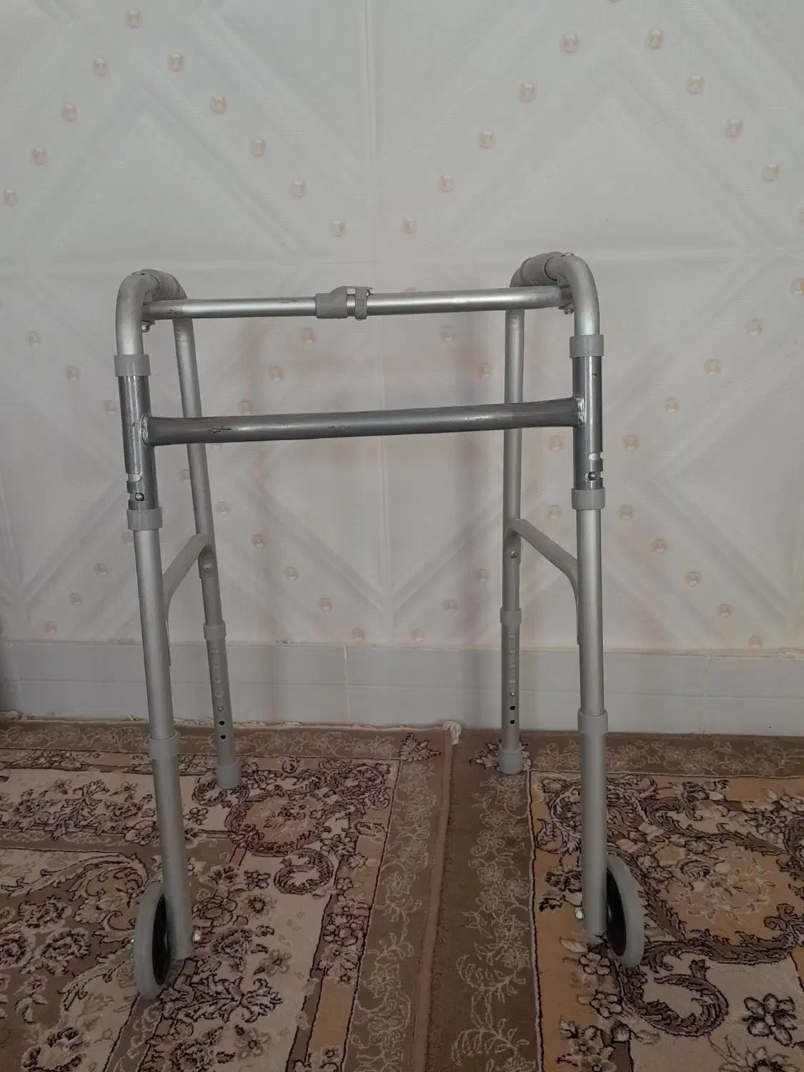 واکر چرخ دار تاشو|آرایشی، بهداشتی، درمانی|اسلامیه, |دیوار