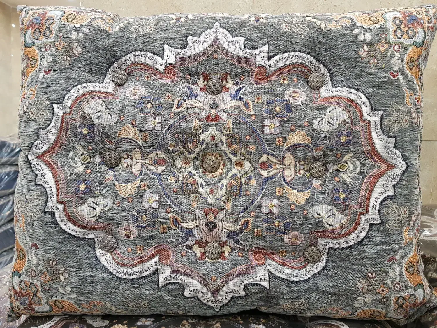 پخش و تولید شاهنشین و پشتی و تشک سنتی طبی|پشتی|کرج, باغستان|دیوار