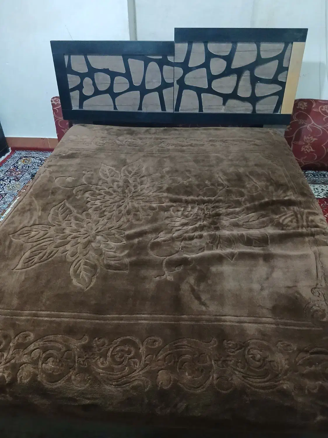 تخت خواب دونفره با تشک|تخت و سرویس خواب|خشت, |دیوار