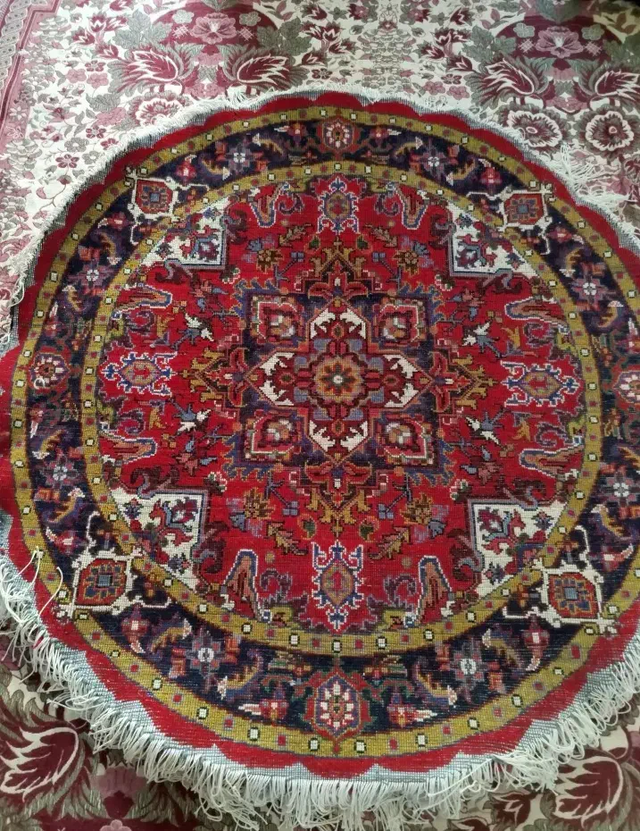 فرش دستبافت گرد تازه از دار افتاده|فرش|تبریز, |دیوار