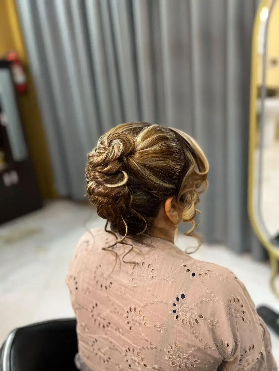 شینیون.مژه . اپلاسیون|خدمات آرایشگری و زیبایی|نیشابور, شهرک ولیعصر|دیوار