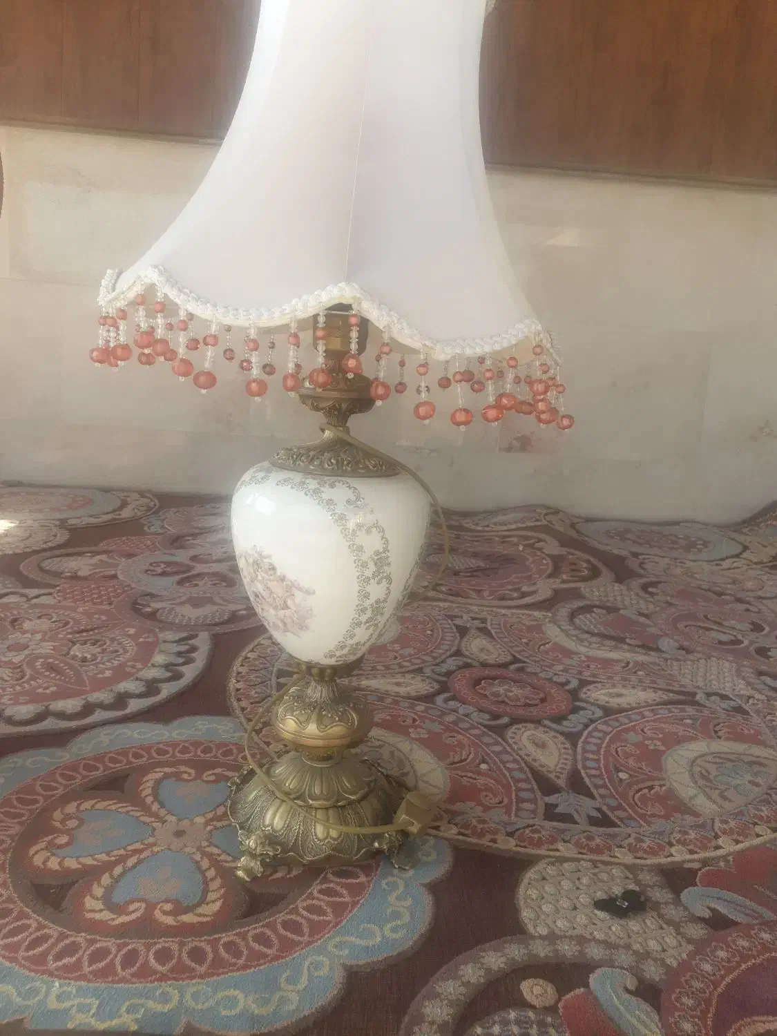 اباژور|چراغ خواب و آباژور|قدس, شهرقدس|دیوار