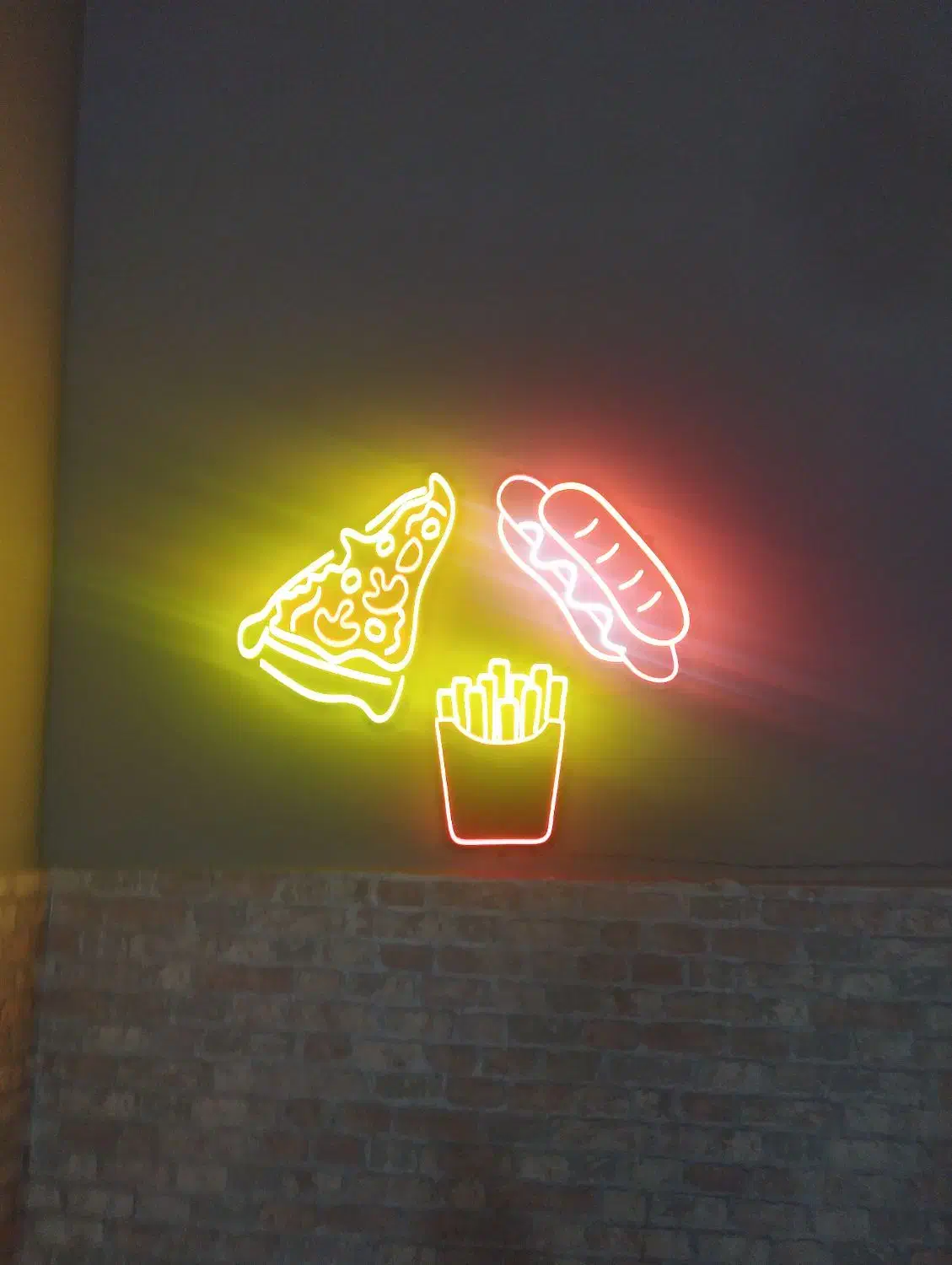 کاردرپیتزاساندویج|استخدام خدمات فروشگاه و رستوران|چناران, |دیوار