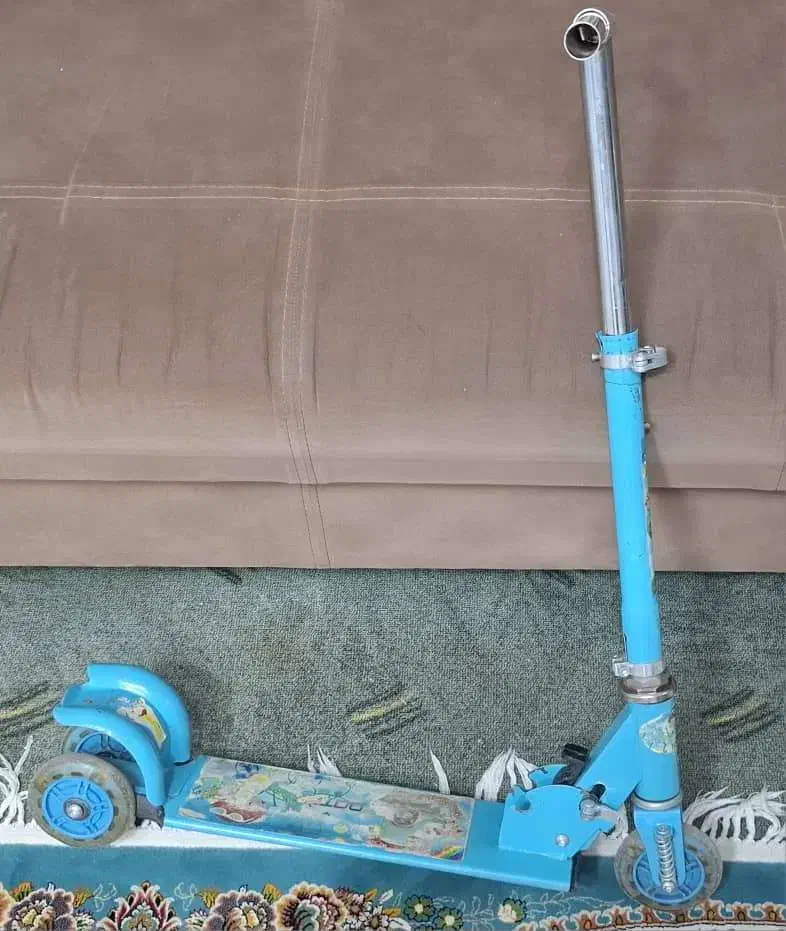 اسکوتر تمیز و سالم|دوچرخه، اسکیت، اسکوتر|کرمان, |دیوار