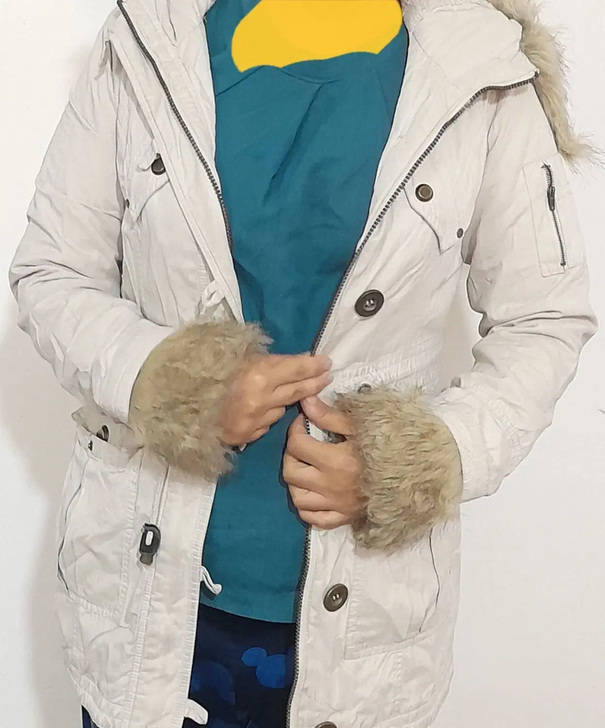 دو عدد کاپشن کاملا سالم خز دار|لباس|قدس, شهر‌قدس|دیوار