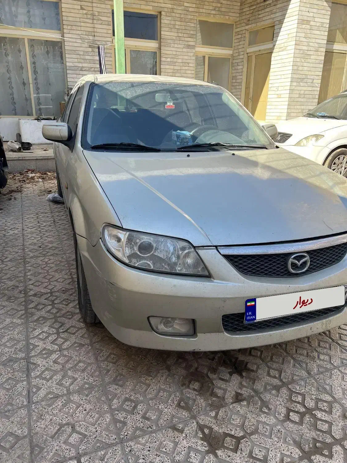 مزدا ۳۲۳ مدل ۸۲|خودرو سواری و وانت|شهرکرد, |دیوار