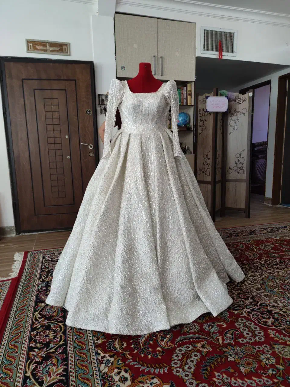 لباس عروس|لباس|گلبهار, شهر جدید گلبهار|دیوار