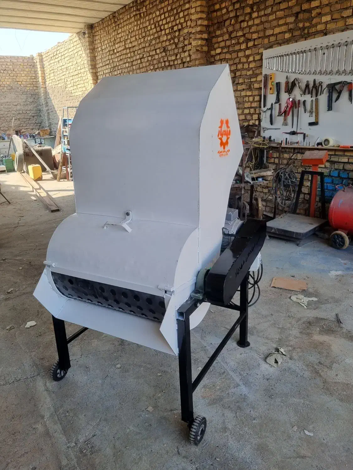 دو عدد علوفه خورد کن|ماشینآلات صنعتی|میبد, |دیوار