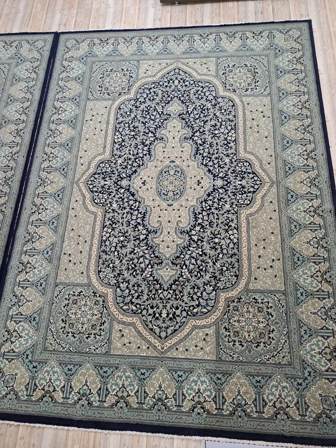 فرش ۹ متری|فرش|رشت, آزادگان|دیوار