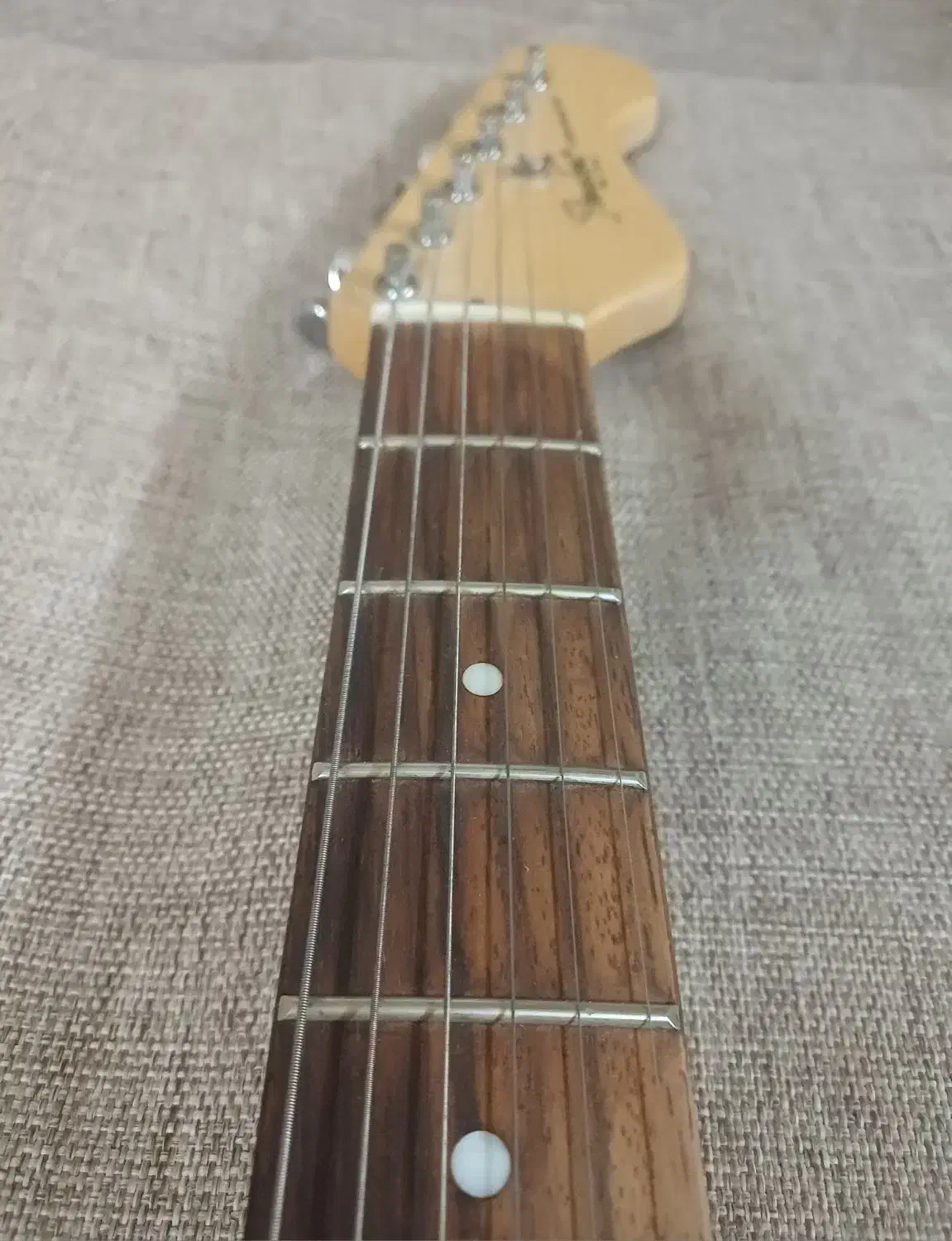 گیتار fender stratocaster ساخت کره|گیتار، بیس، امپلیفایر|کرج, شهرک جهان آرا|دیوار