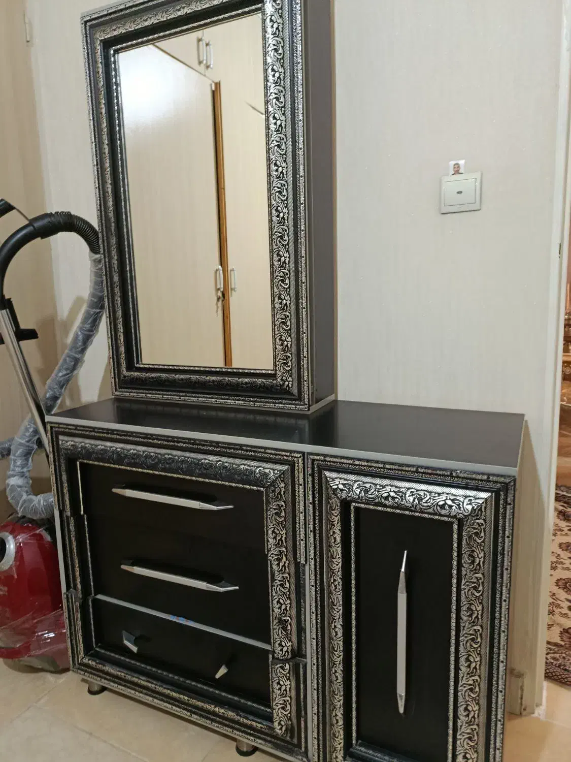 سرویس خواب دو نفره|تخت و سرویس خواب|رباط‌کریم, رباط‌کریم|دیوار