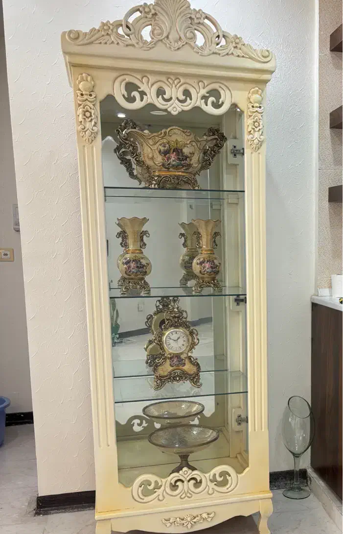 ویترین آف خورده|بوفه، ویترین، کنسول|فولادشهر, C5|دیوار