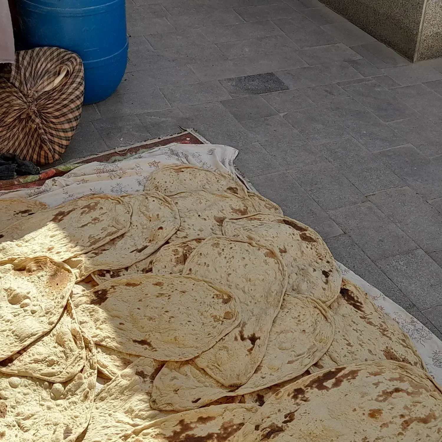 نان خانگی|خوردنی و آشامیدنی|نیشابور, ده حلاج|دیوار